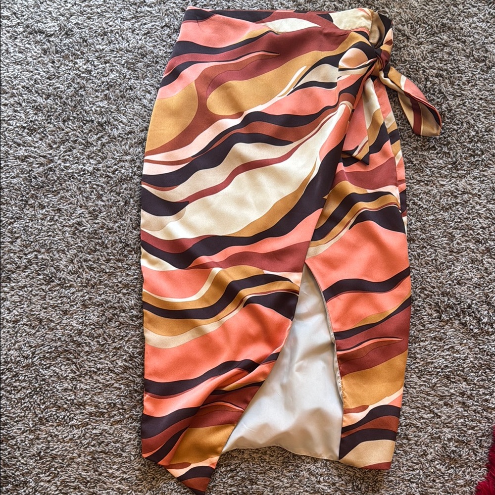 Finesse Brown and Orange Midi Skirt with Dynamic Pattern